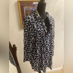 Navy and white Woman’s plus sized Crown and Ivy Top.